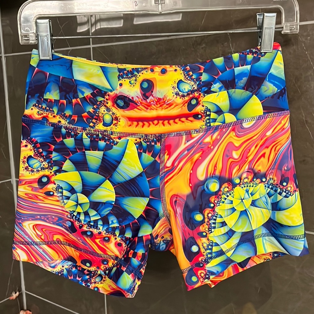 Super hot psychedelic booty short